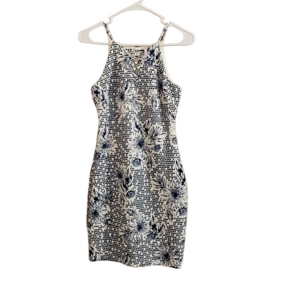 Guess Dress   - Picture 1 of 14